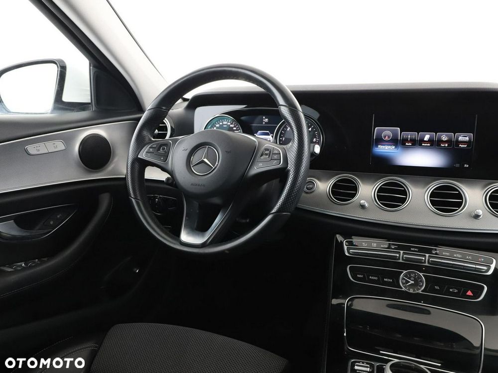 Mercedes-Benz Klasa E 220 d Avantgarde - 17