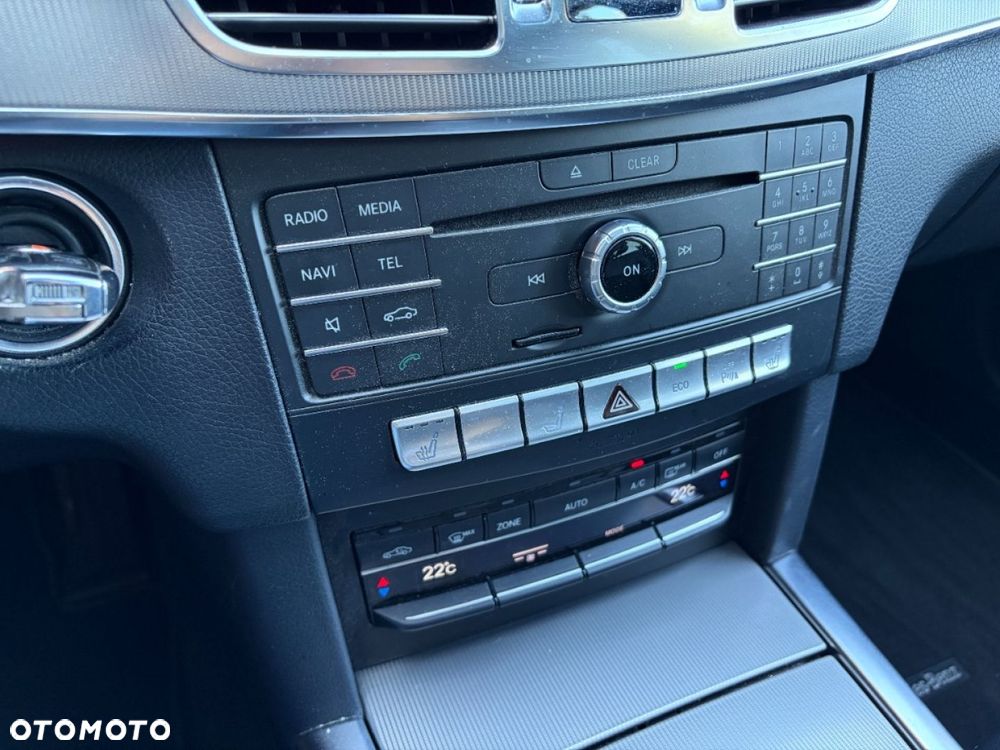 Mercedes-Benz Klasa E 250 CDI 7G-TRONIC Elegance - 22