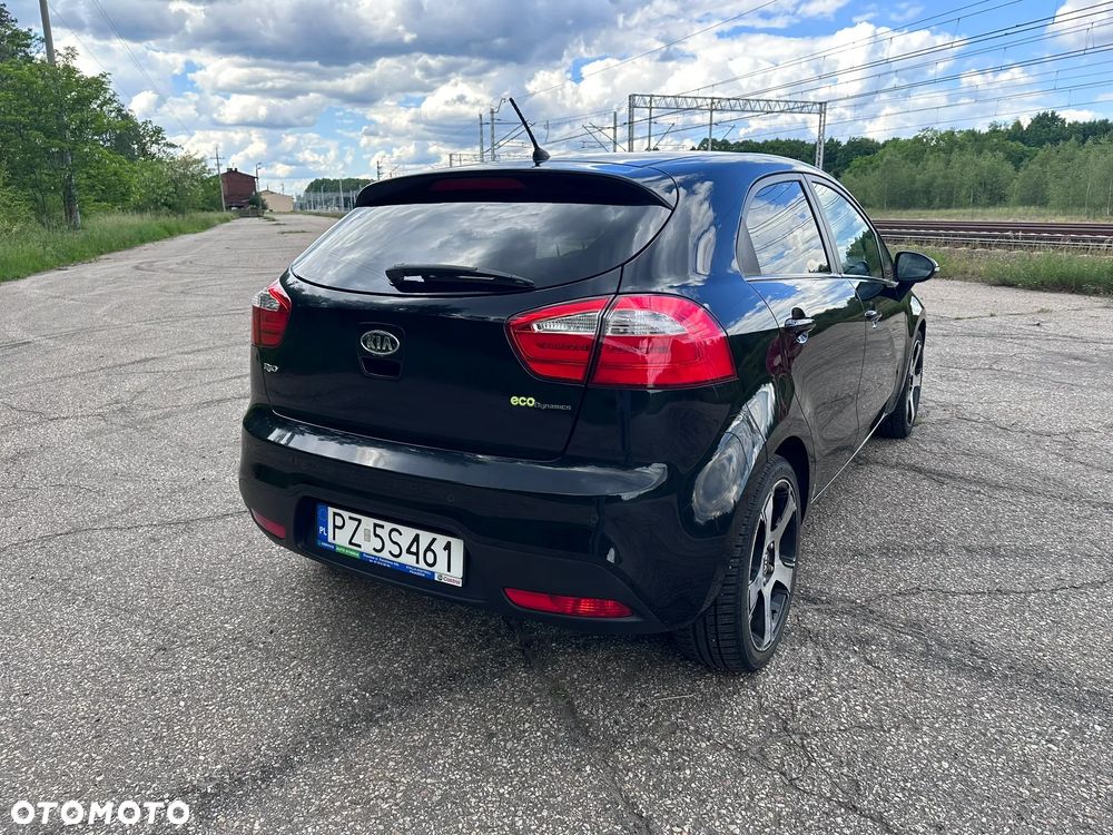 Kia Rio - 11