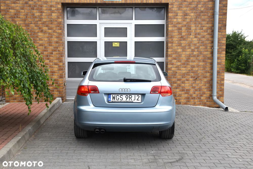 Audi A3 Sportback 2.0 TDI DPF Ambiente - 31