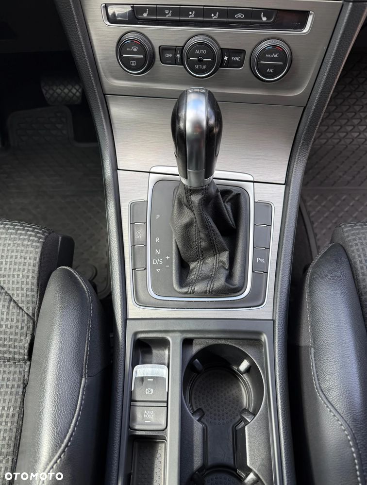Volkswagen Golf 1.6 TDI DPF DSG Comfortline - 23
