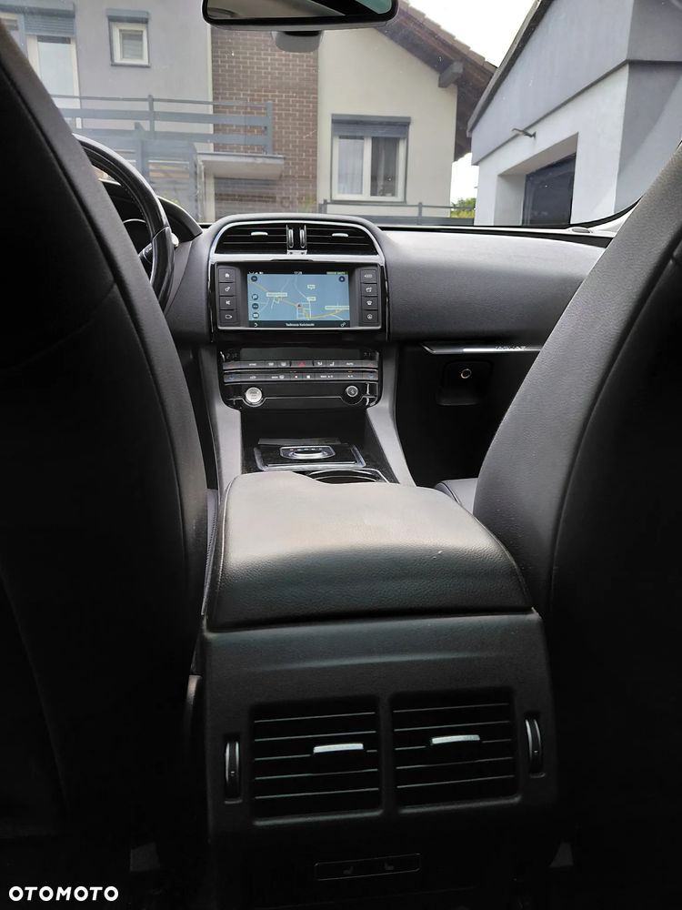 Jaguar F-Pace 20d AWD Prestige - 20