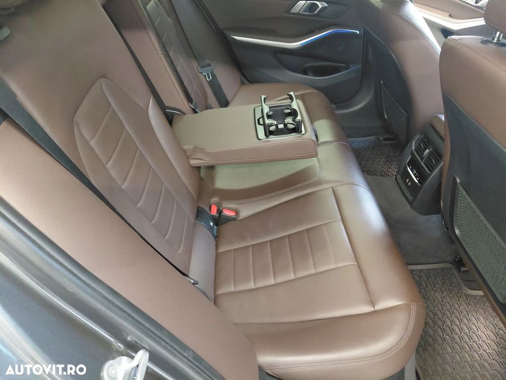 BMW Seria 3 320d xDrive AT MHEV - 27