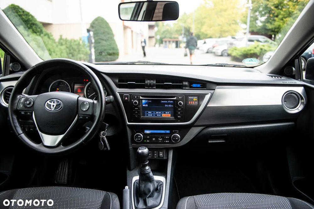 Toyota Auris 1.6 Valvematic Executive - 26