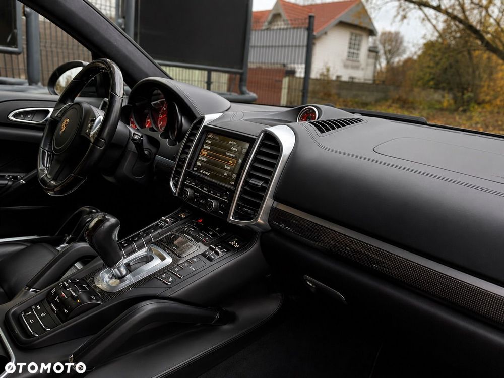 Porsche Cayenne - 30