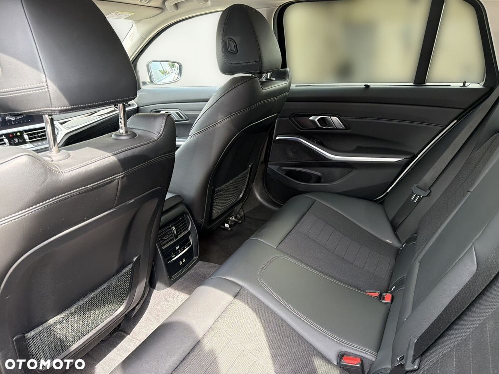BMW Seria 3 - 12