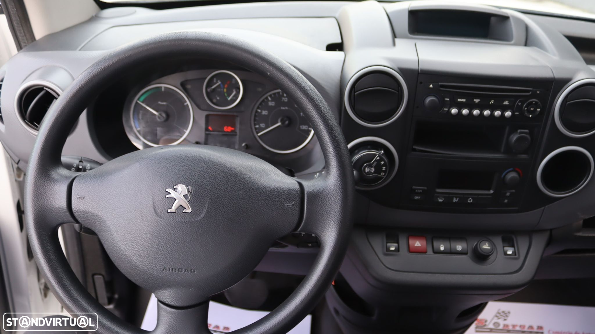 Peugeot e-Partner 50 kWh Premium Longa - 16