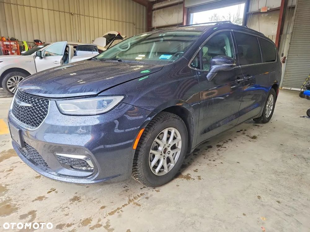 Chrysler Pacifica - 2