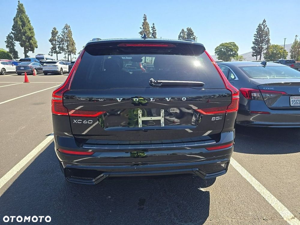 Volvo XC 60 B5 B AWD Ultra Dark - 5