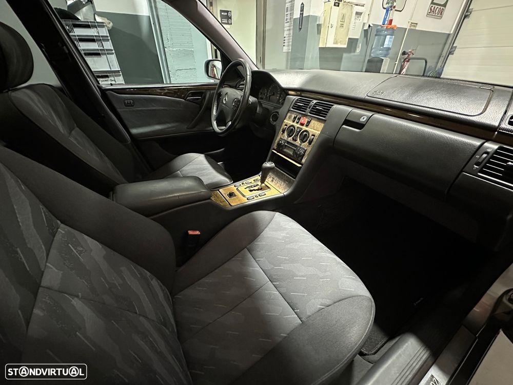 Mercedes-Benz E 270 - 10