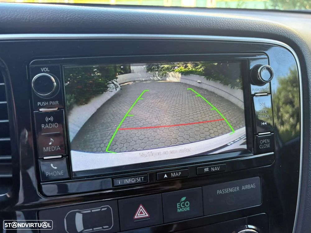 Mitsubishi Outlander 2.2 DI-D Instyle Navi - 44