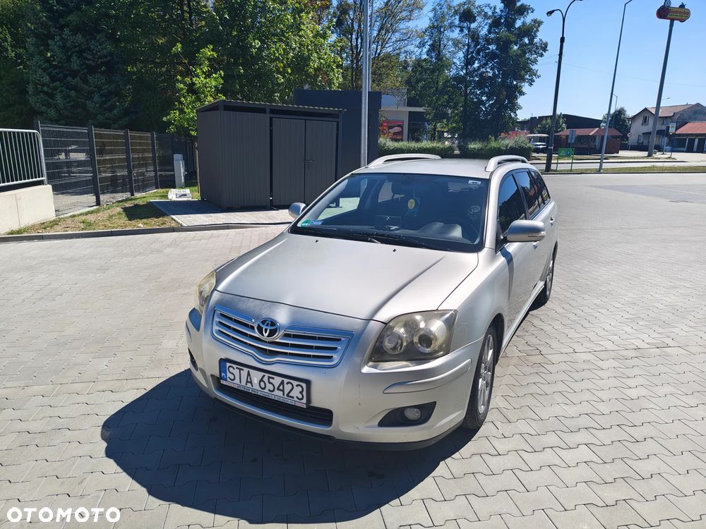 Toyota Avensis 1.8 VVT-i Sol - 2