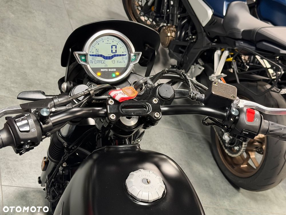 Moto Guzzi V7 - 26