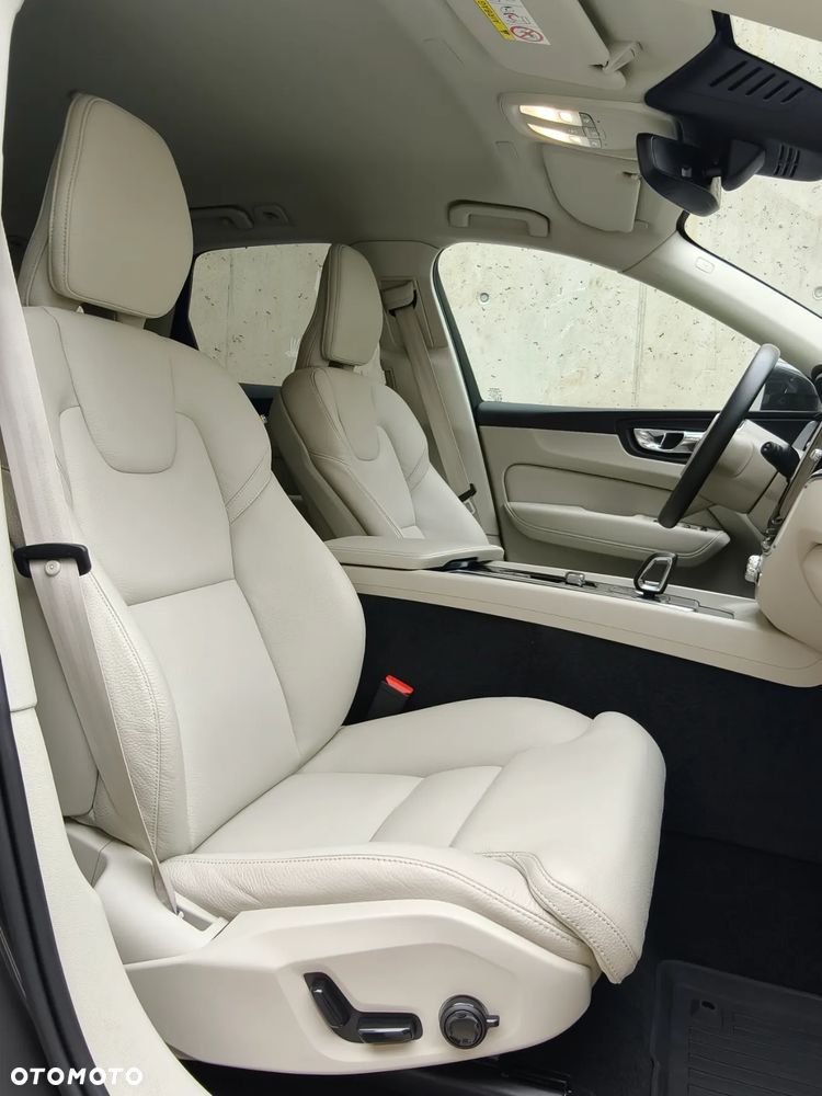 Volvo XC 60 B4 D AWD Plus Bright - 16