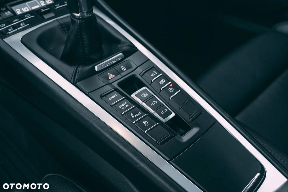 Porsche 911 Carrera 4S - 20