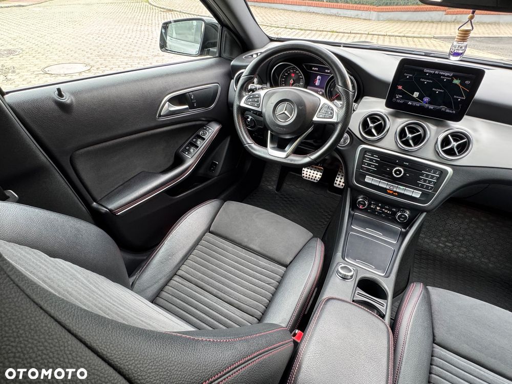 Mercedes-Benz GLA - 14