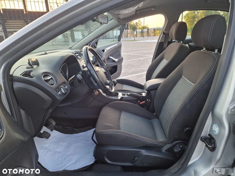 Ford Mondeo 1.6 T Titanium - 24