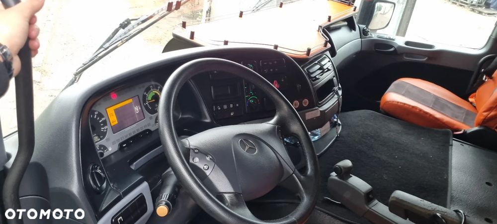Mercedes-Benz ACTROS - 9