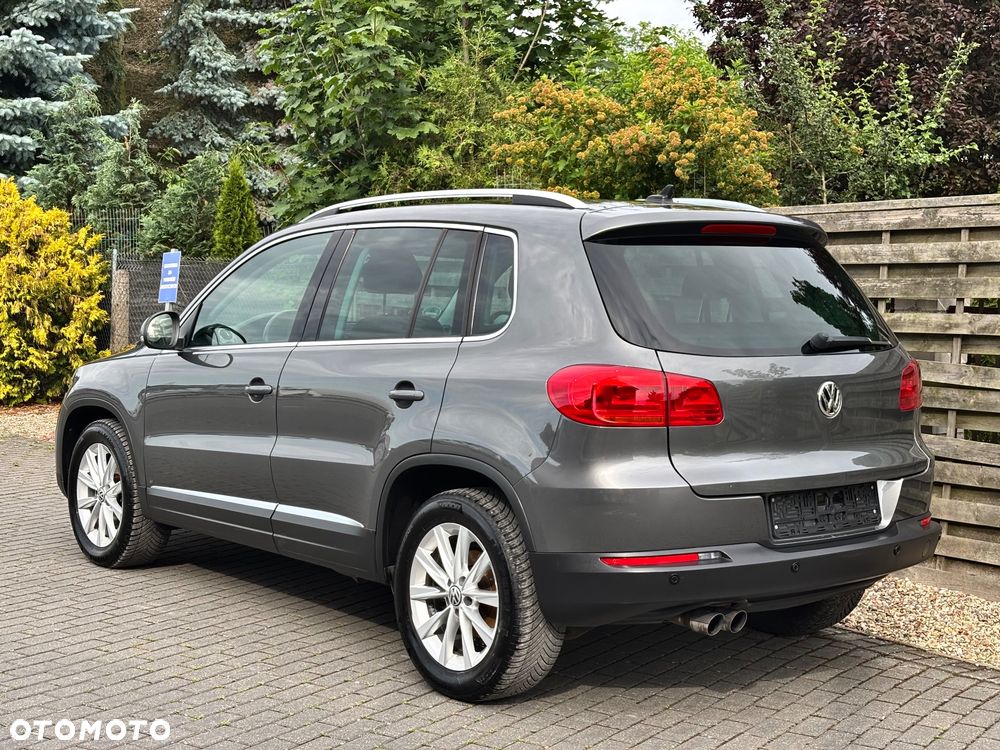 Volkswagen Tiguan 2.0 TDI DPF BlueMotion Technology Lounge Sport & Style - 4