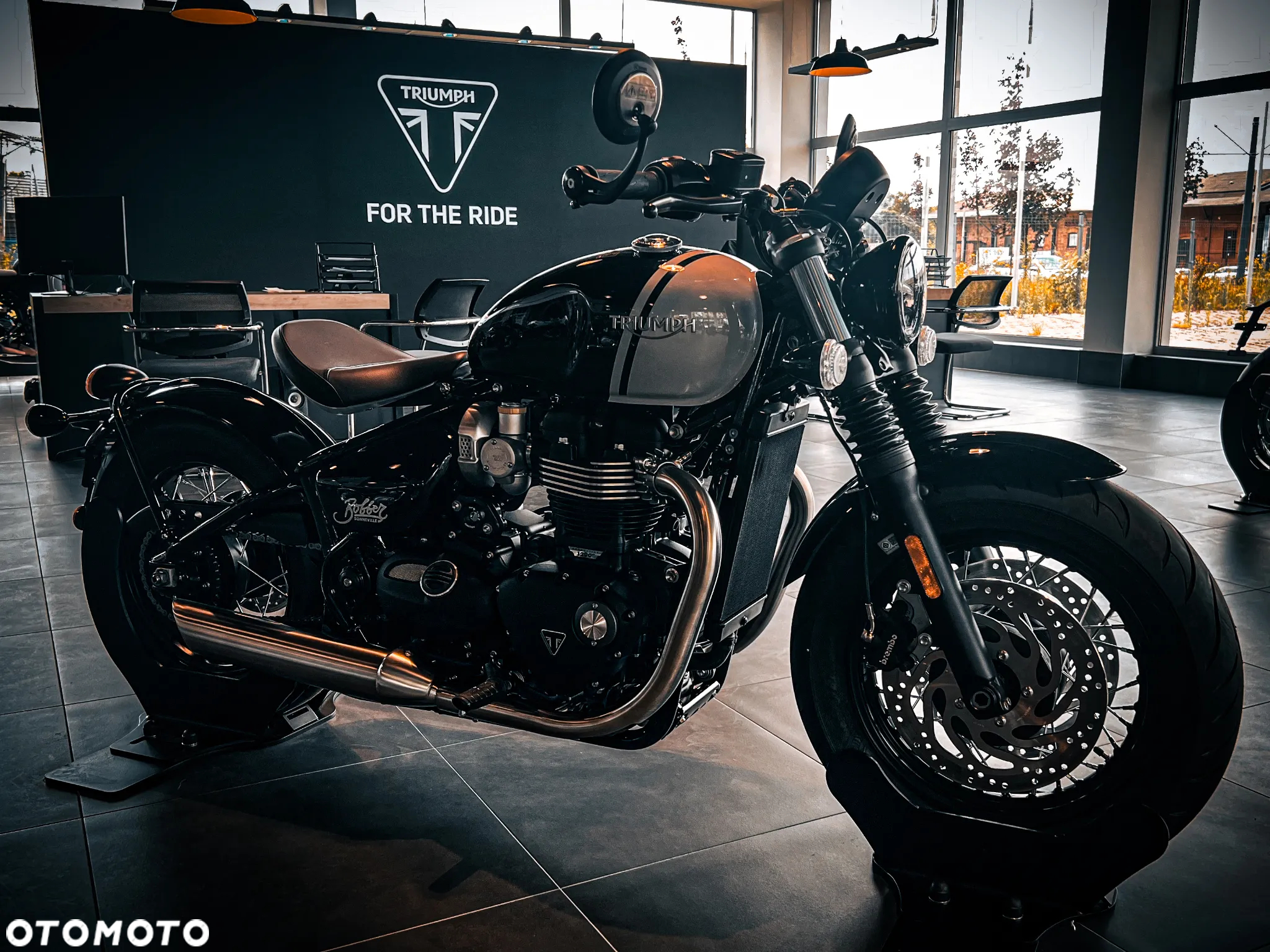 Triumph Bonneville Bobber - 4