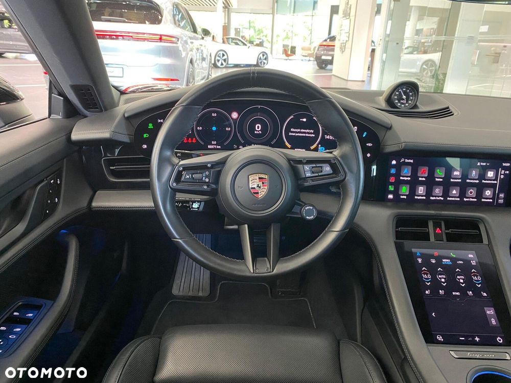 Porsche Taycan - 12