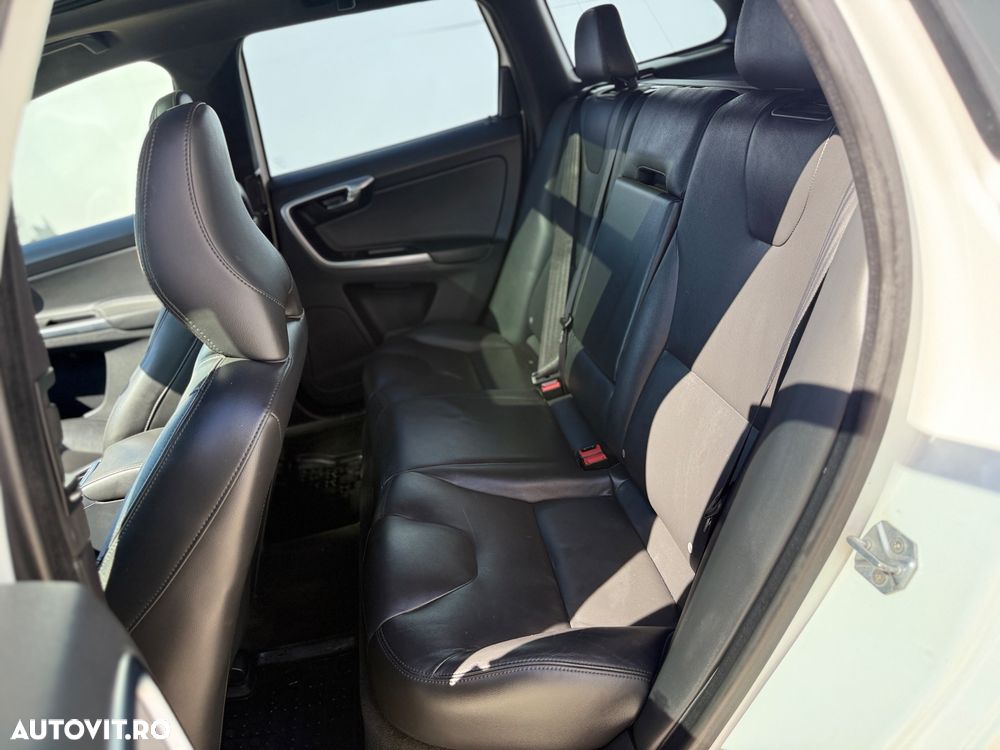 Volvo XC 60 D4 Geartronic Momentum - 14