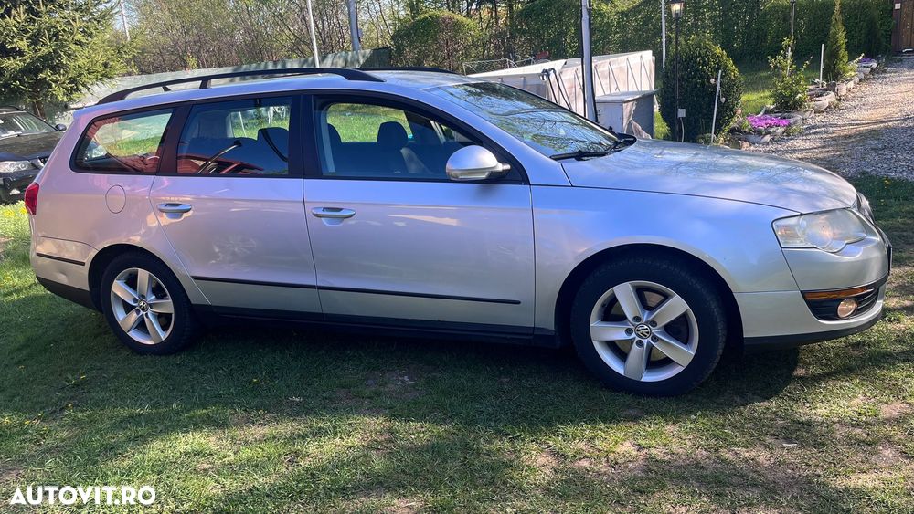 Volkswagen Passat 1.6 FSI Comfortline - 2