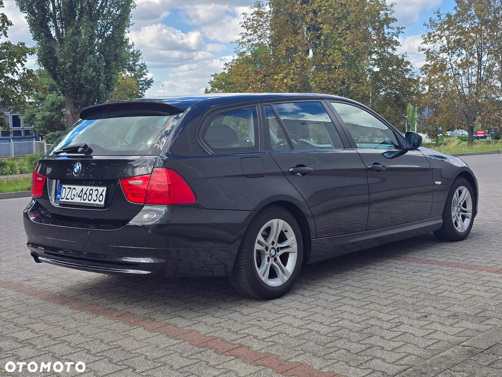 BMW Seria 3 320i - 2
