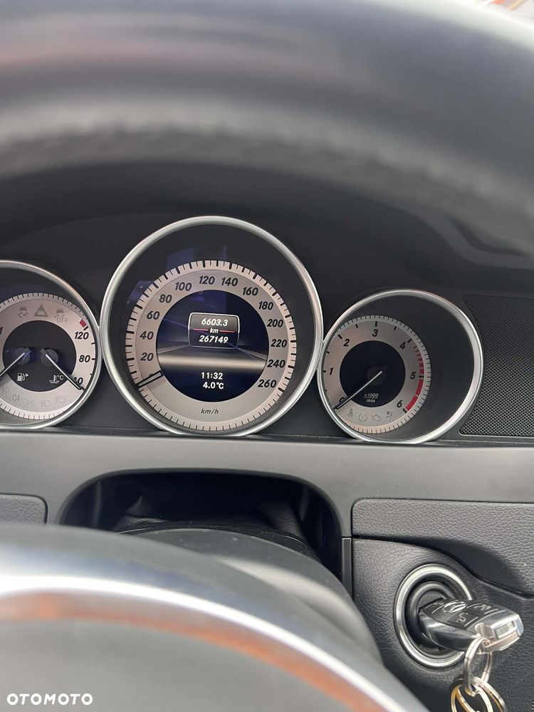 Mercedes-Benz Klasa C 220 CDI DPF (BlueEFFICIENCY) - 9