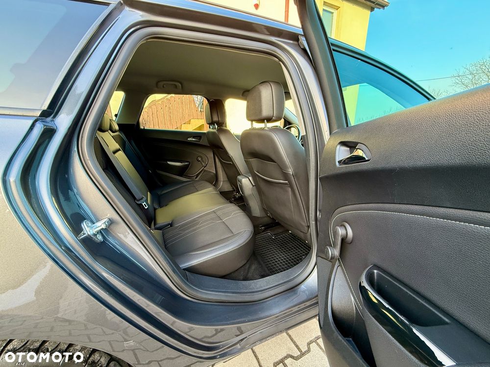 Opel Astra 1.7 CDTI Cosmo - 27