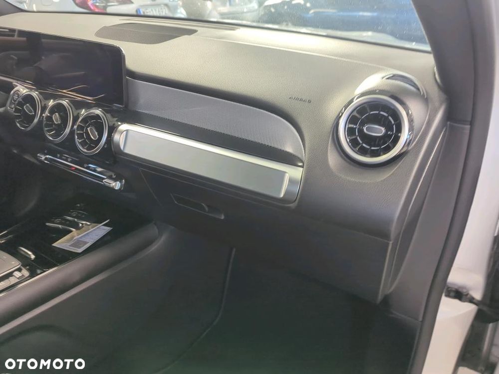 Mercedes-Benz GLB 200 7G-DCT - 13