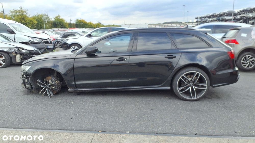 Audi RS6 Avant Standard - 4