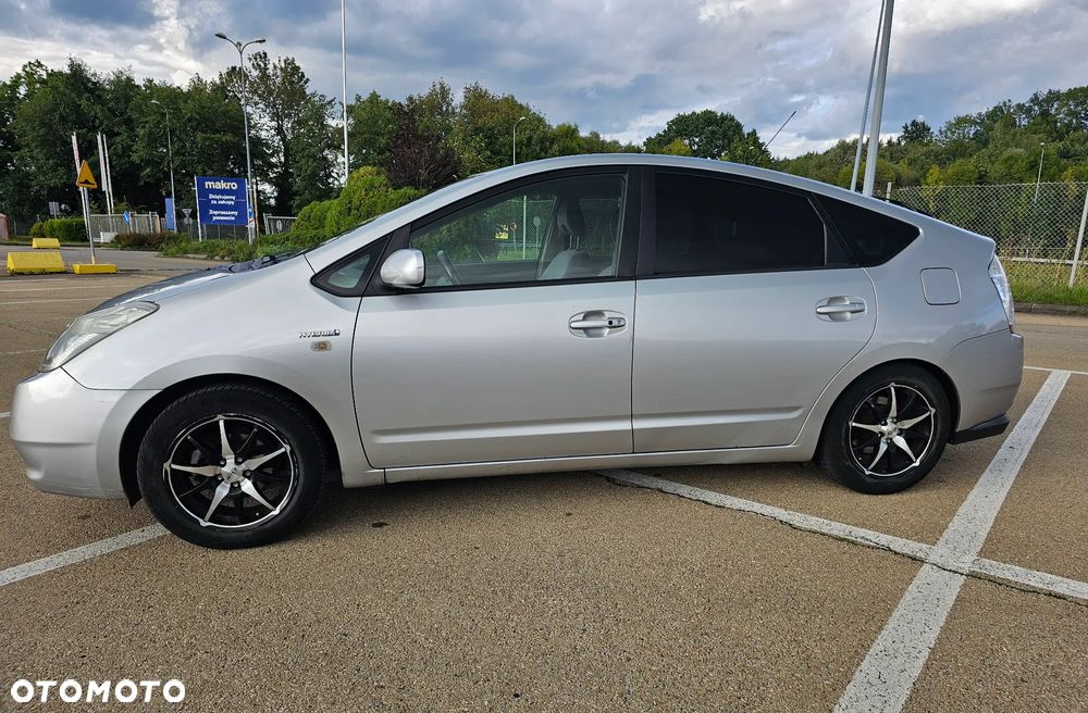 Toyota Prius 1.5 VVT-i Sol - 6