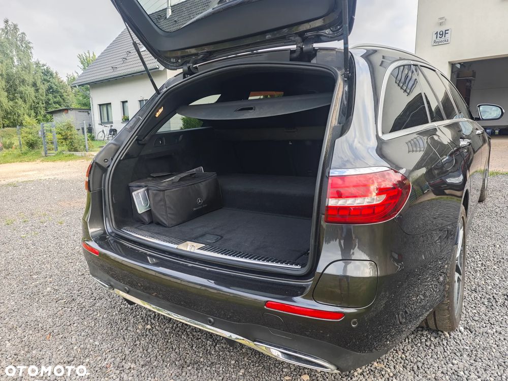 Mercedes-Benz Klasa E 300 Business Edition - 12