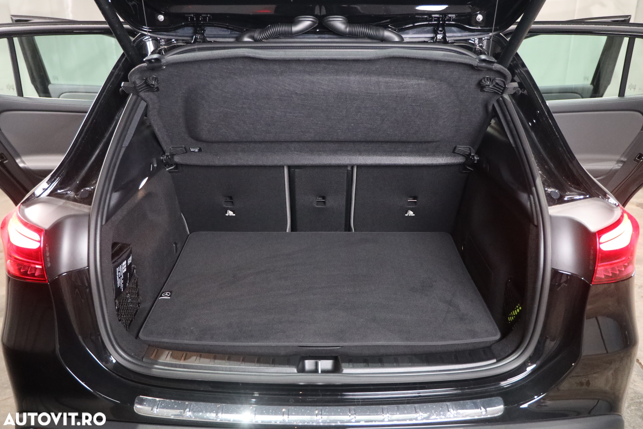 Mercedes-Benz EQA 300 4MATIC - 28