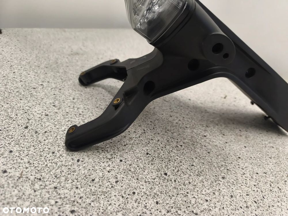 Lampa tył, tylna, mocowanie tablicy rejstracyjnej, ogon KTM 790 Duke - 11