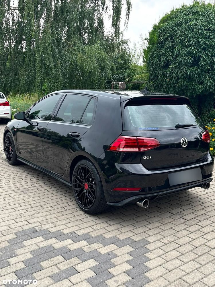 Volkswagen Golf GTI (BlueMotion Technology) Performance - 16