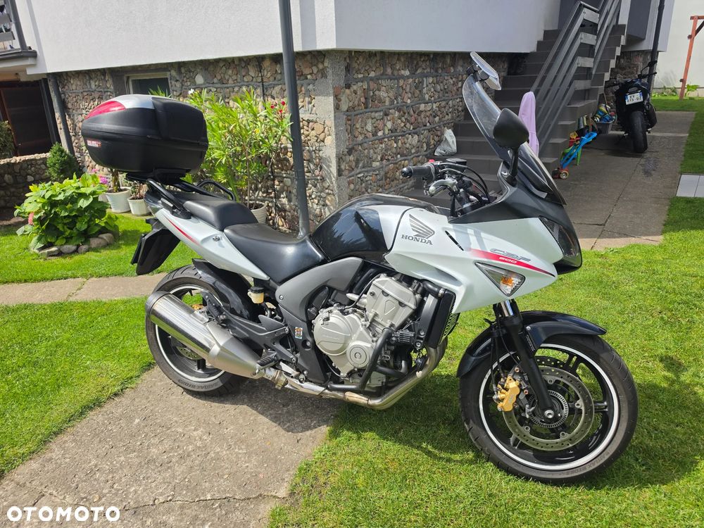 Honda CBF - 2
