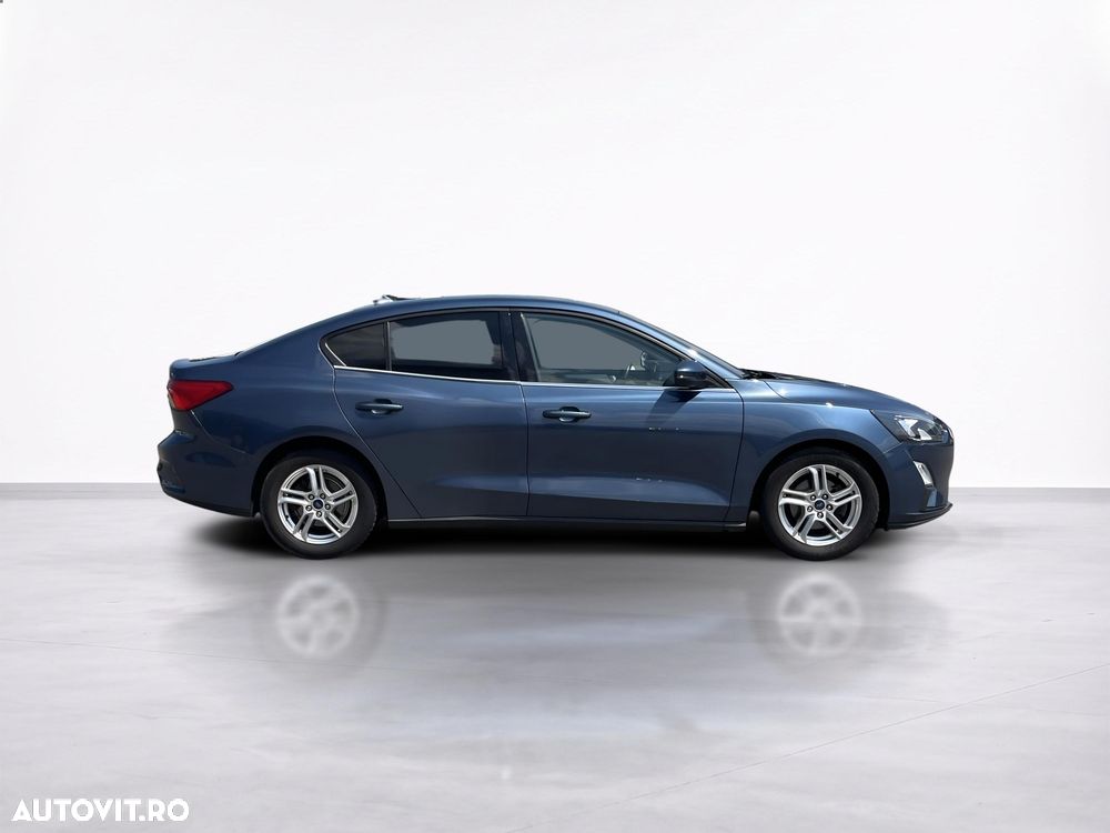 Ford Focus - 8