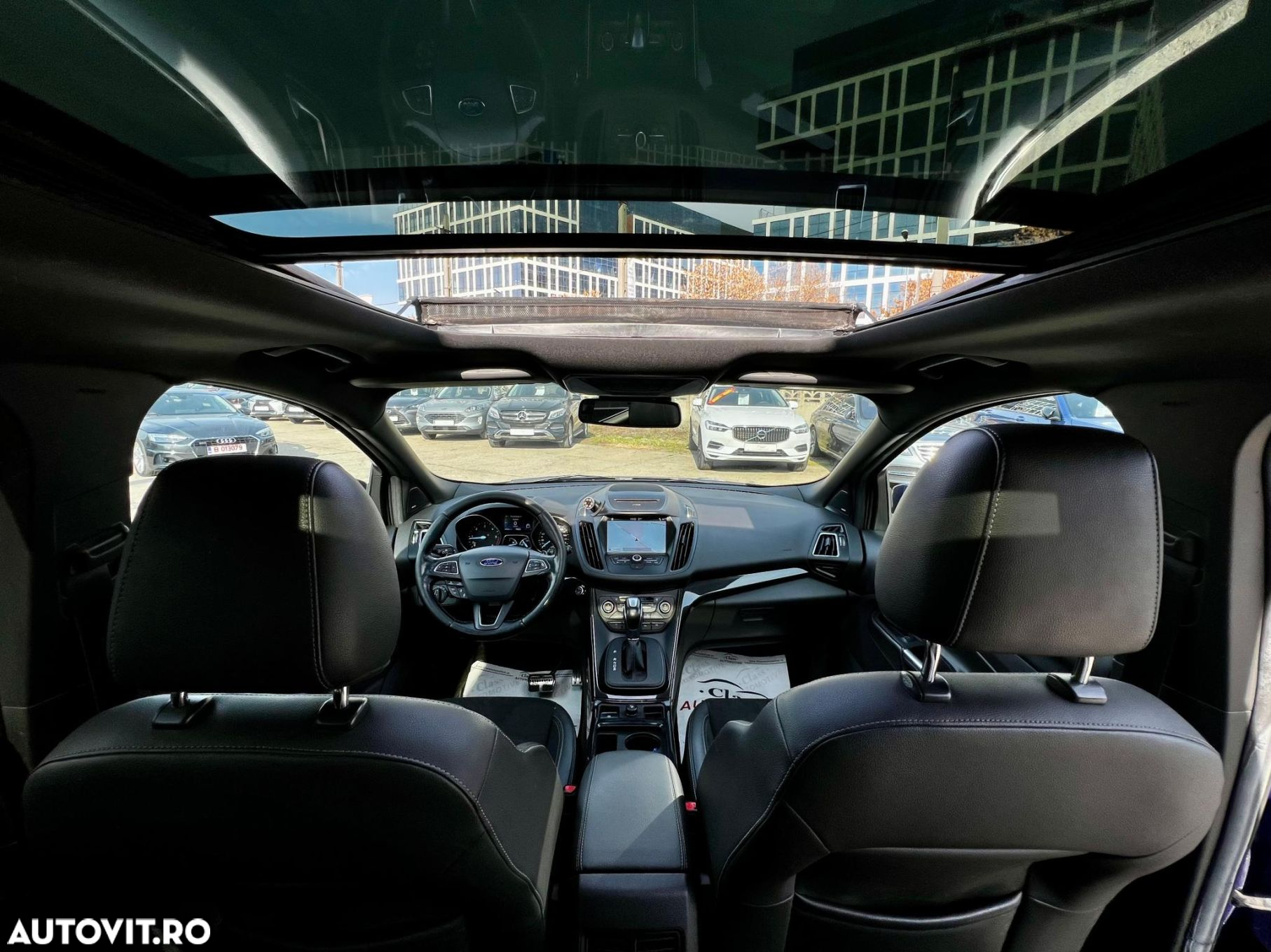 Ford Kuga 2.0 TDCi 4WD Powershift ST-Line - 28