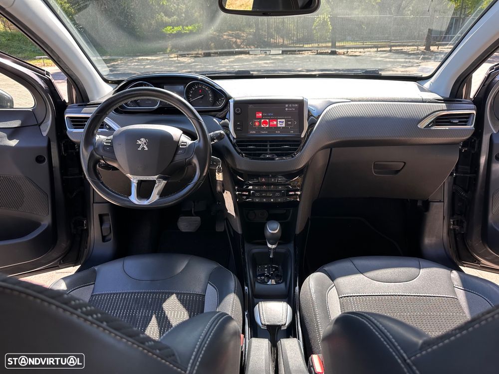 Peugeot 2008 1.2 PureTech Allure EAT6 - 15