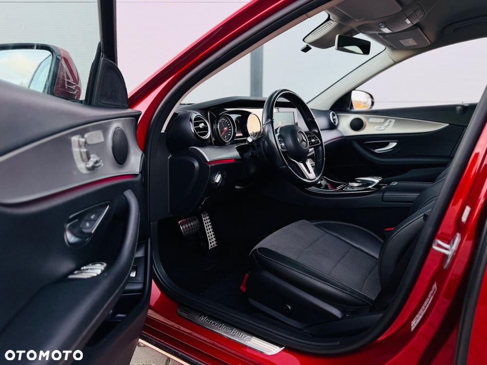 Mercedes-Benz Klasa E 220 d 9G-TRONIC Exclusive - 22