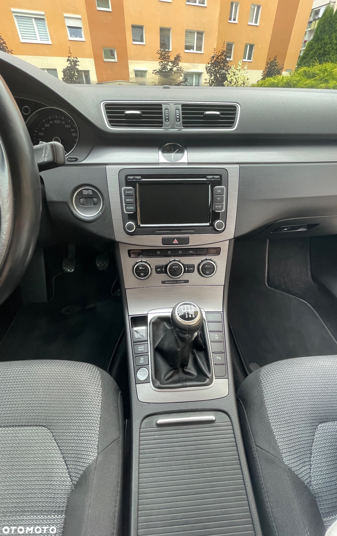 Volkswagen Passat 2.0 TDI Comfortline - 8