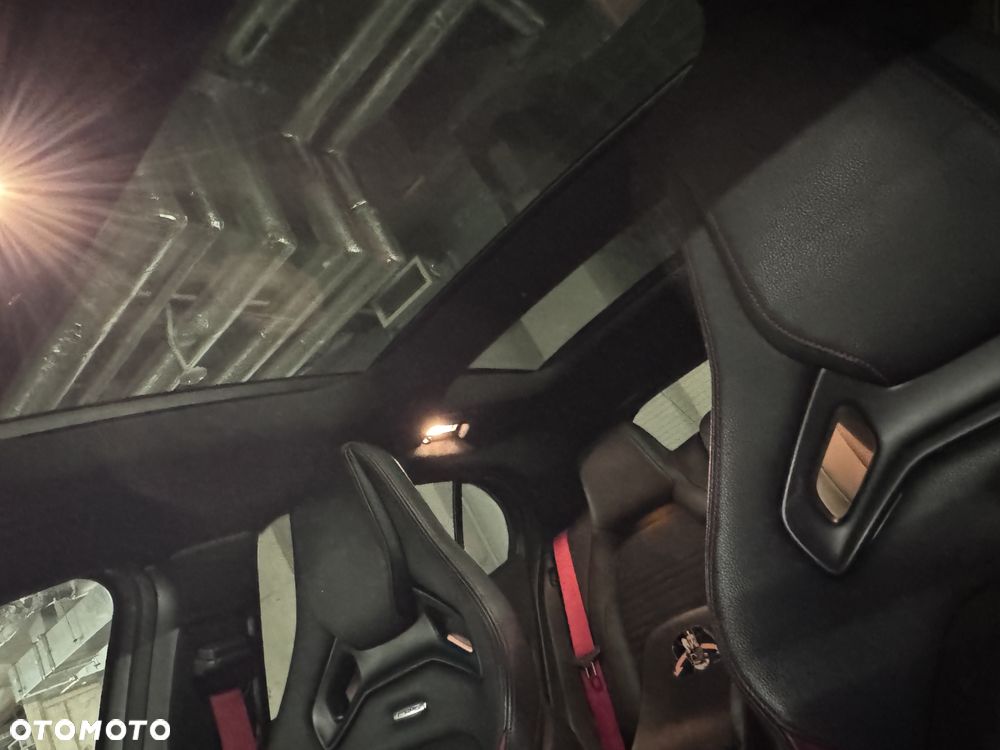 Mercedes-Benz GLA - 14