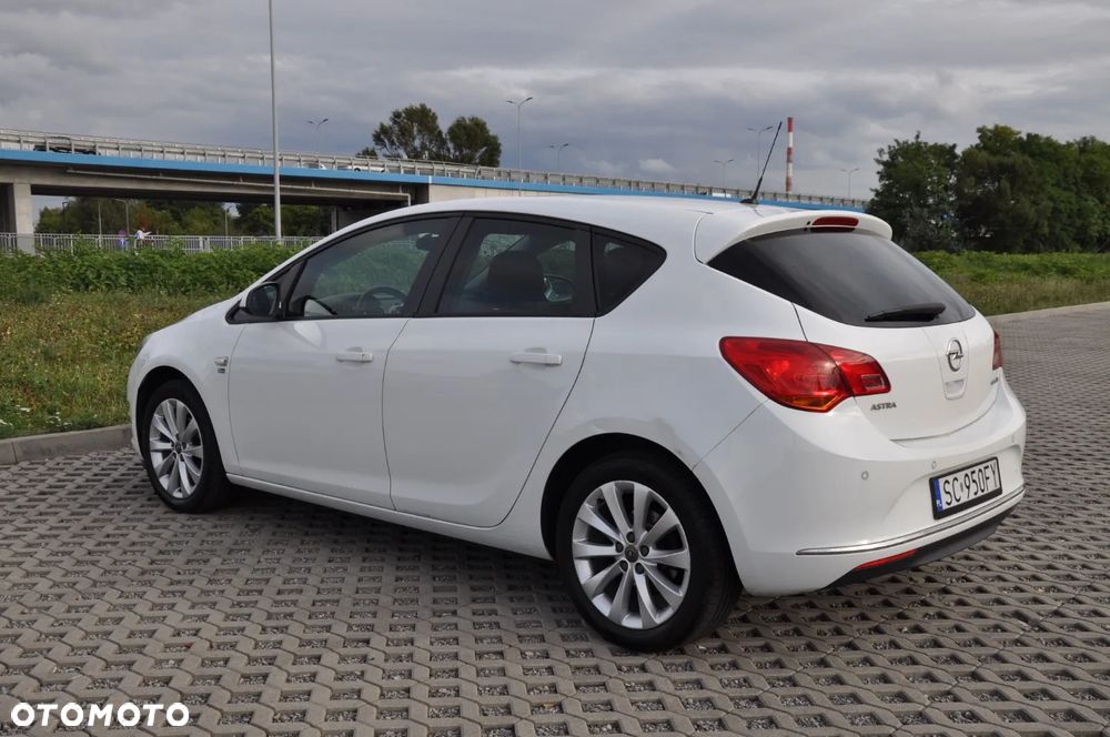 Opel Astra 1.4 T Edition 150 - 9