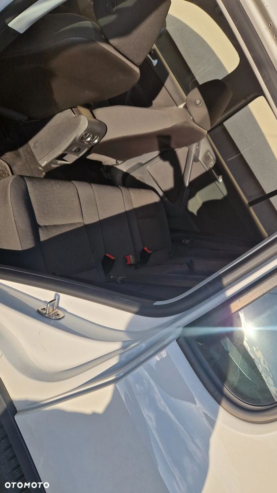 Volkswagen Tiguan - 15