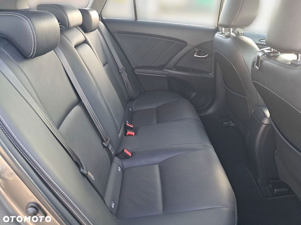 Toyota Avensis - 35