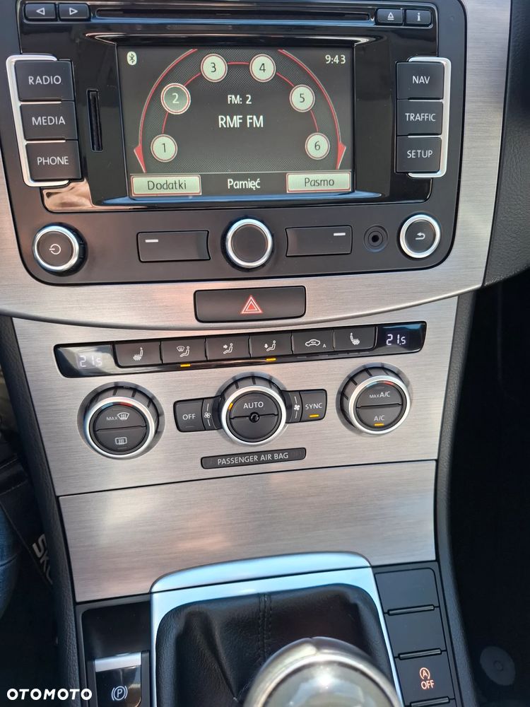 Volkswagen Passat 2.0 TDI BlueMotion Technology Comfortline - 26