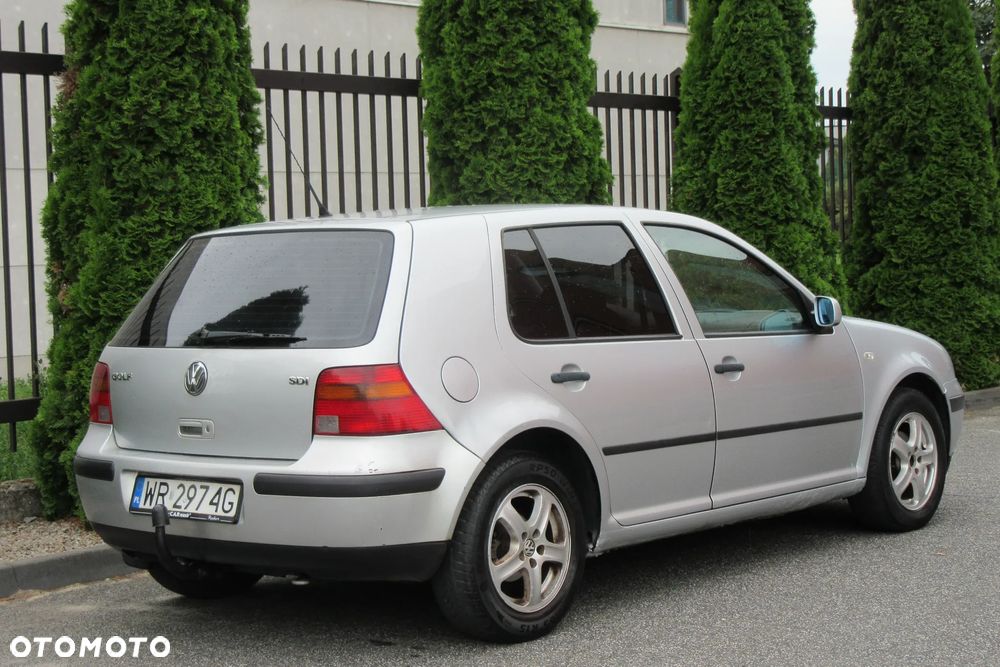 Volkswagen Golf - 8