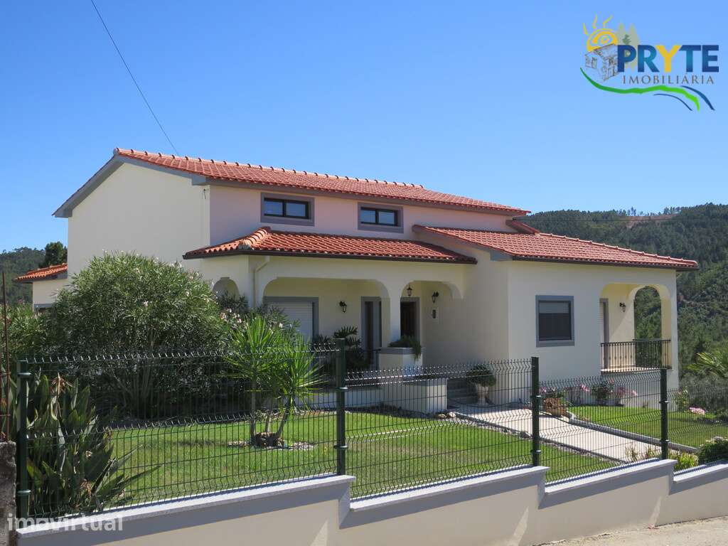 Moradia T3 situada perto da Vila da Sertã